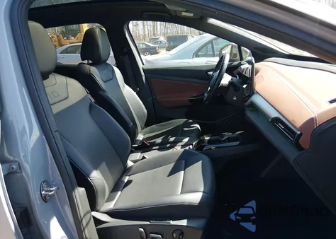 2021 Volkswagen Id.4 Pro S from USA, damaged, VIN WVGTMPE22MP028038